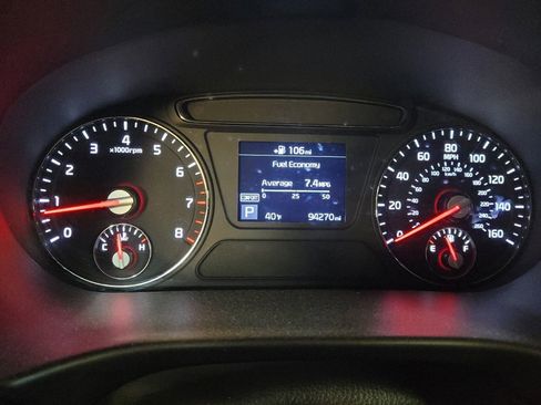 Used 2020 Kia Sorento LX image 23