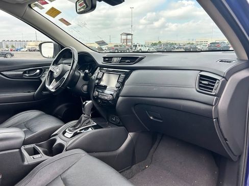 Used 2018 Nissan Rogue SL w/ Premium Package AWD/4WD image 9