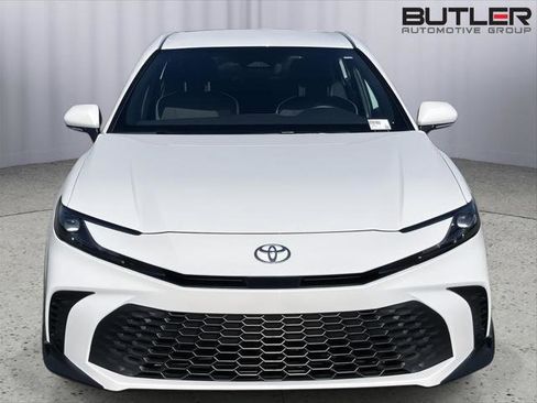 Certified 2025 Toyota Camry SE image 8