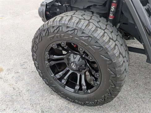 Used 2021 Jeep Gladiator Rubicon image 10