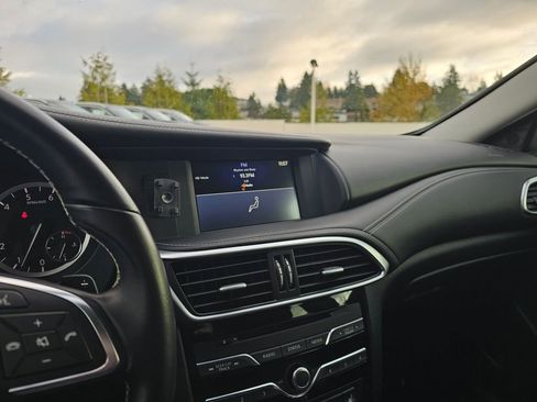 Used 2018 INFINITI QX30 w/ Cargo Package image 35