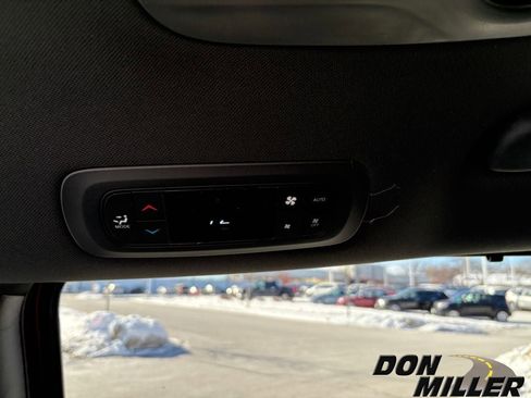 New 2026 Chrysler Pacifica Select image 28