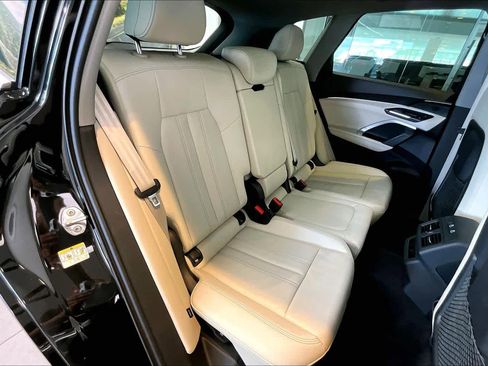 Certified 2025 Audi Q5 Premium w/ Convenience Package image 20