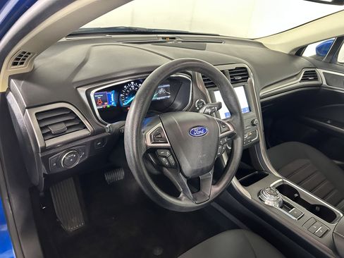 Used 2020 Ford Fusion SE FWD image 13
