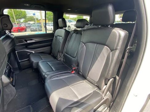Used 2024 Jeep Wagoneer Series II w/ Flexible Seating Group RWD image 23