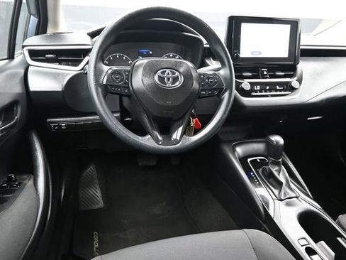 Used 2025 Toyota Corolla LE FWD image 13