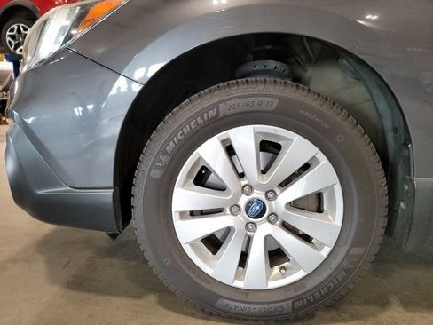 Used 2019 Subaru Outback 2.5i Premium AWD/4WD image 12