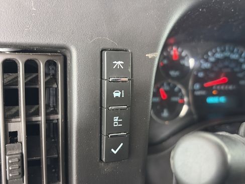 Used 2021 Chevrolet Express 2500 w/ Driver Convenience Package image 25
