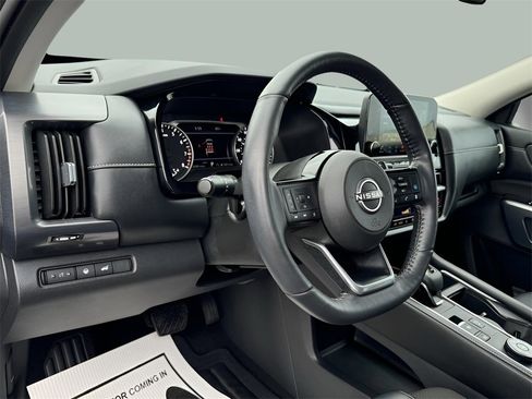 Used 2024 Nissan Pathfinder SL image 12