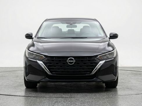 Used 2025 Nissan Sentra SV image 2