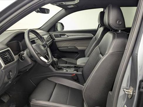 Used 2023 Volkswagen Atlas Cross Sport SE image 14