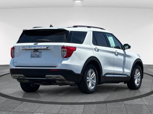 Certified 2021 Ford Explorer XLT w/ Equipment Group 202A RWD image 5