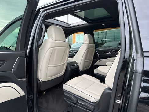 Used 2024 Cadillac Escalade ESV Sport image 21