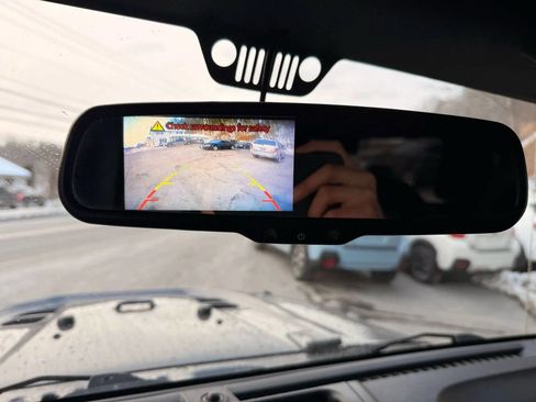 Used 2016 Jeep Wrangler Unlimited Rubicon image 18