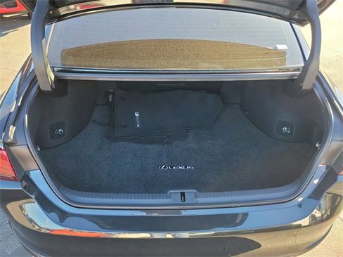 Used 2024 Lexus ES 300h F Sport image 7