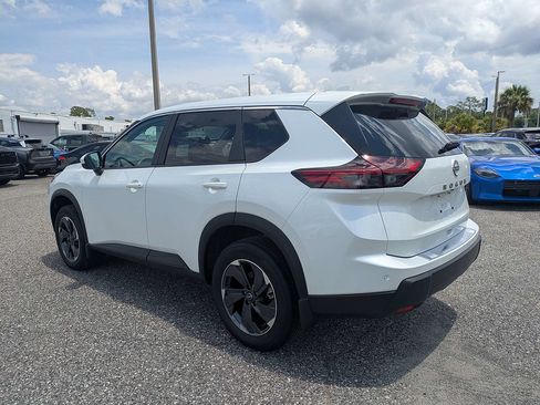 Used 2025 Nissan Rogue SV FWD image 5