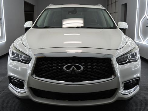 Used 2019 INFINITI QX60 Luxe w/ Essential Package image 6