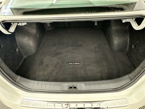 Used 2023 Nissan Altima 2.5 SV FWD image 30