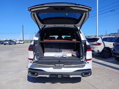 New 2026 BMW X7 xDrive40i AWD/4WD image 9