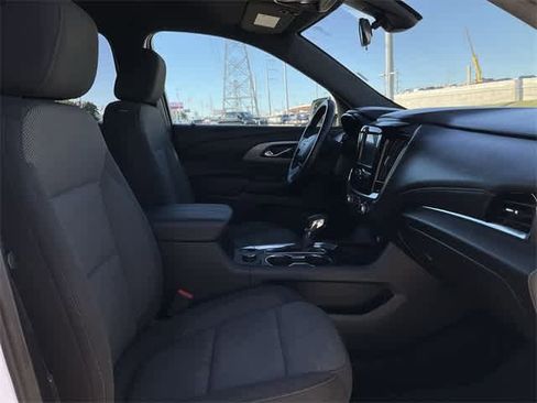 Used 2023 Chevrolet Traverse LT image 18