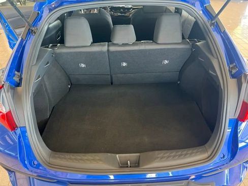 Used 2019 Toyota C-HR XLE FWD image 17