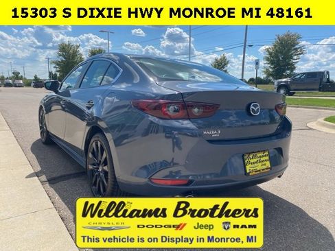 Used 2024 MAZDA MAZDA3 s image 7