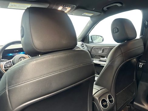 Used 2021 Mercedes-Benz GLB 250 w/ Premium Package image 33