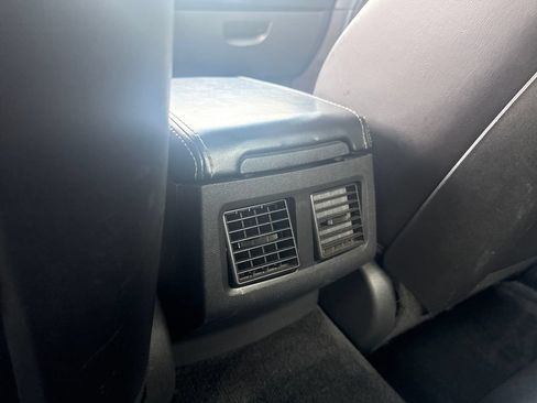 Used 2011 Dodge Challenger RWD image 10