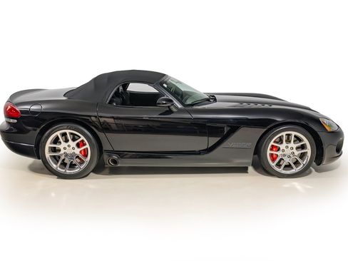 Used 2005 Dodge Viper SRT-10 image 17