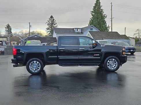 Used 2016 Chevrolet Silverado 3500 LTZ image 7