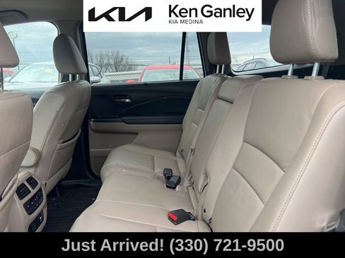 Used 2019 Honda Pilot Touring image 10