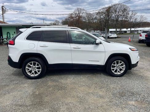 Used 2015 Jeep Cherokee Latitude AWD/4WD image 9