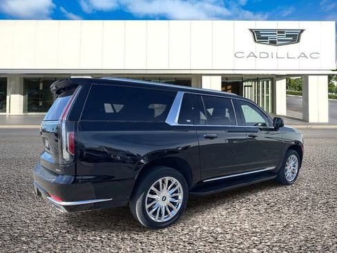 Used 2022 Cadillac Escalade ESV Premium Luxury image 6