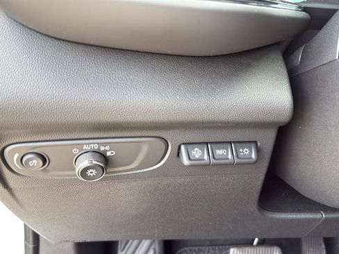 Used 2022 Buick Envision Avenir w/ Technology Package II AWD/4WD image 20