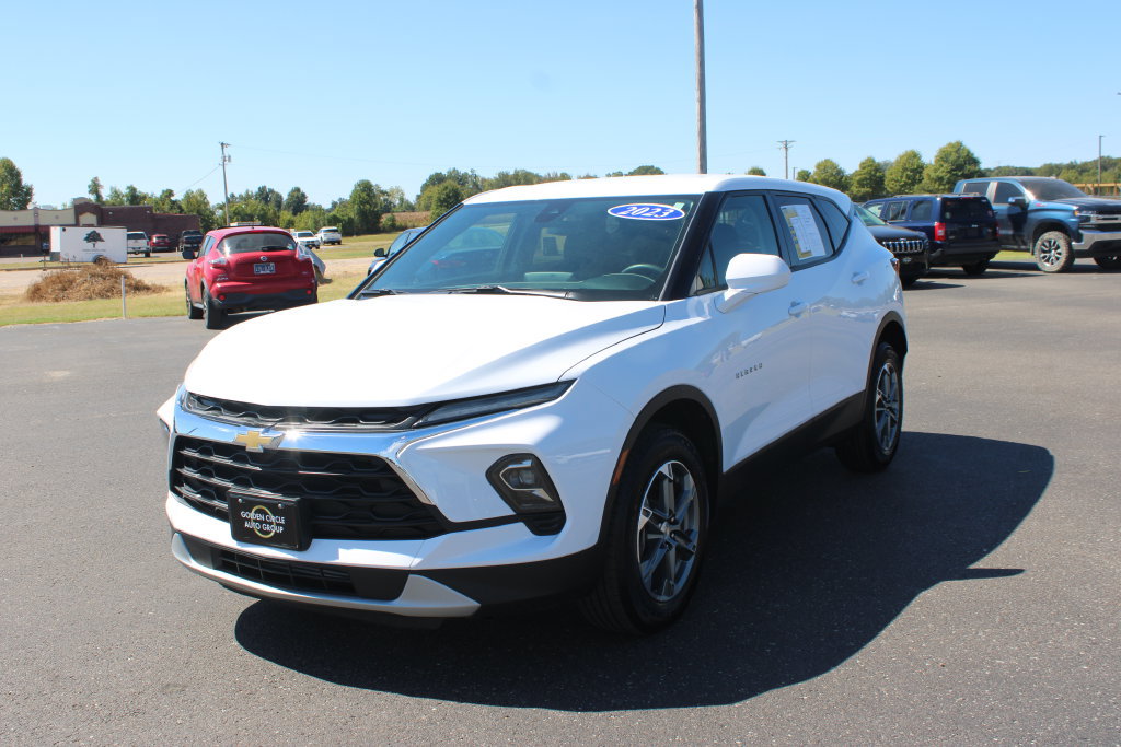 Used 2025 Chevrolet Blazer LT FWD image 4