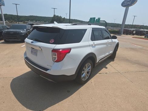 Used 2021 Ford Explorer XLT w/ Equipment Group 202A AWD/4WD image 6