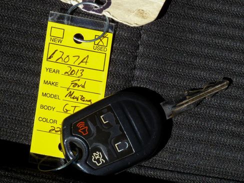 Used 2013 Ford Mustang GT image 25