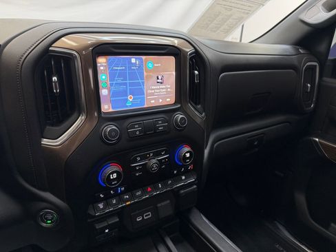 Used 2022 Chevrolet Silverado 3500 High Country w/ Technology Package image 17