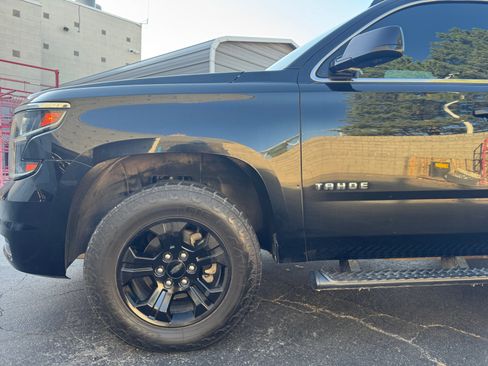 Used 2017 Chevrolet Tahoe LT w/ Luxury Package AWD/4WD image 10