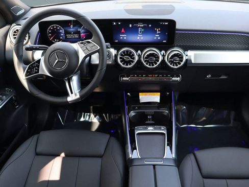 New 2025 Mercedes-Benz GLB 250 image 31