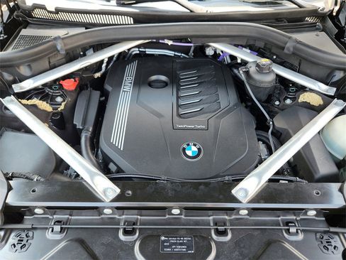 Used 2021 BMW X7 xDrive40i w/ M Sport Package image 29