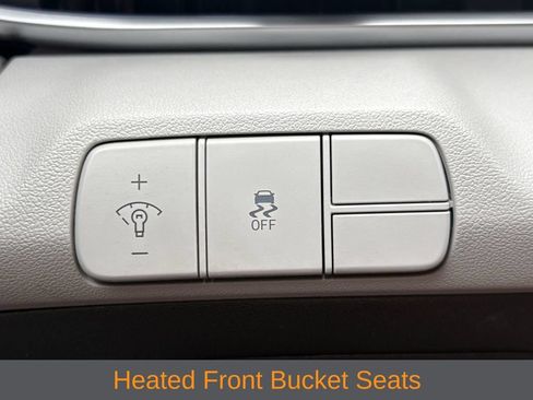 Used 2025 Hyundai Elantra Limited FWD image 11