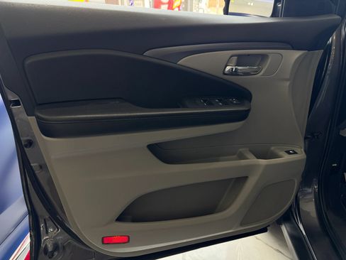 Used 2021 Honda Pilot EX image 12