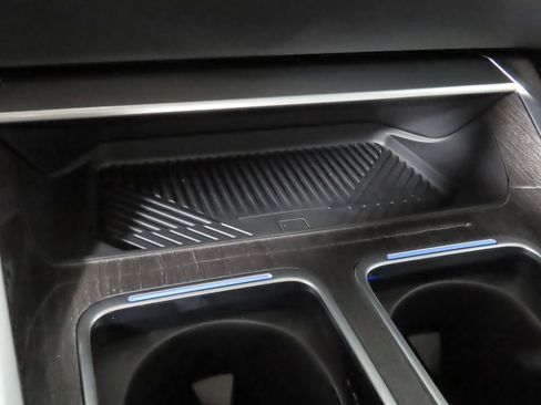 Used 2025 BMW i7 eDrive50 w/ Executive Package image 25