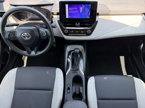 Used 2025 Toyota Corolla LE FWD image 9
