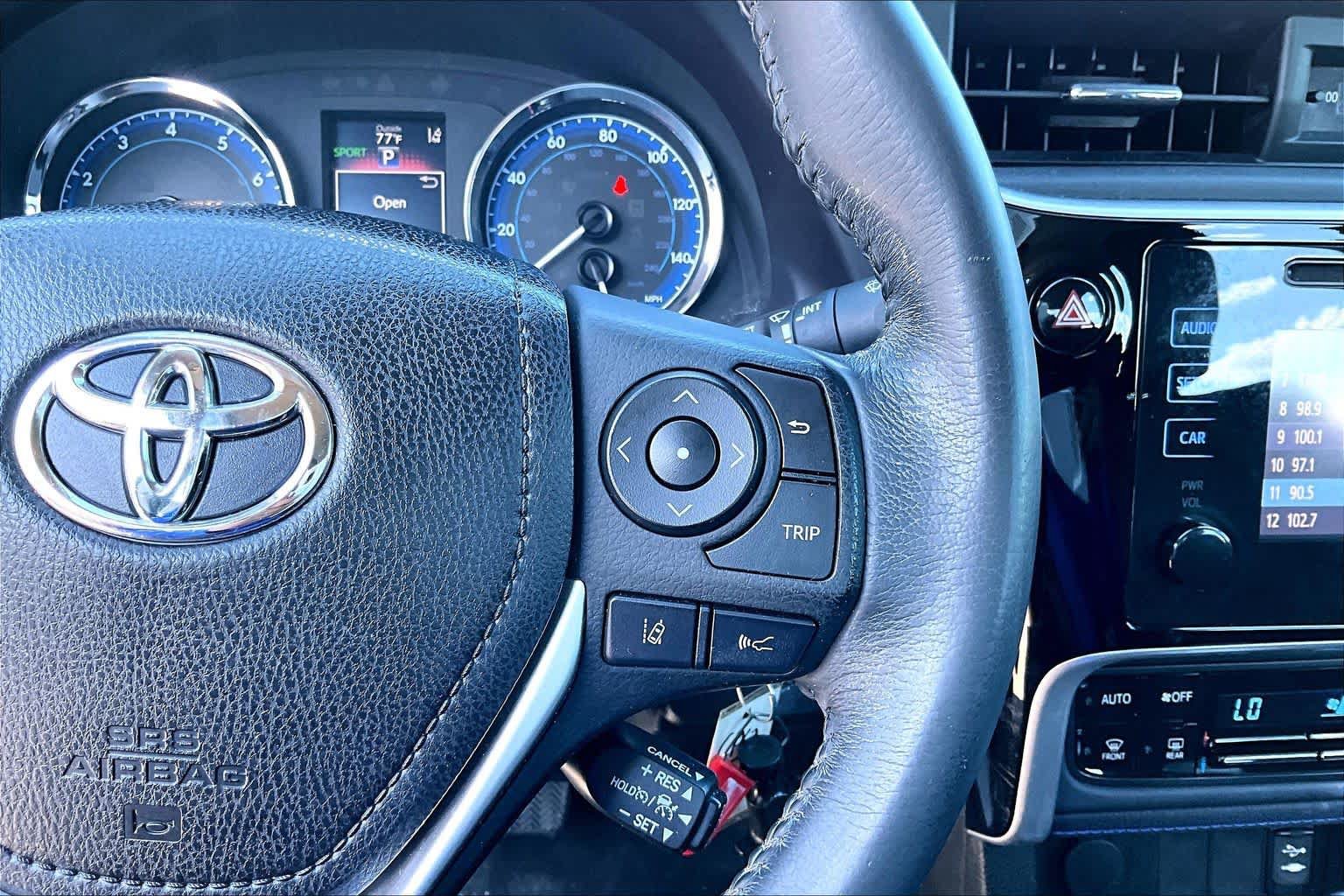 Used 2017 Toyota Corolla SE FWD image 25