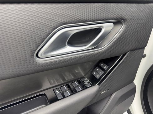 Used 2022 Land Rover Range Rover Velar S image 32