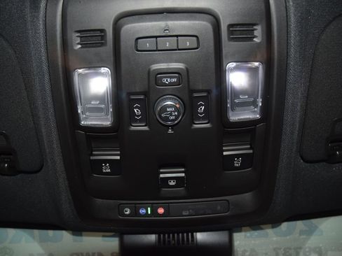 Used 2024 GMC Yukon AT4 AWD/4WD image 54