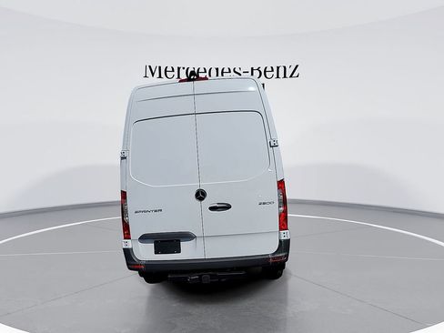 Used 2025 Mercedes-Benz Sprinter 2500 image 7