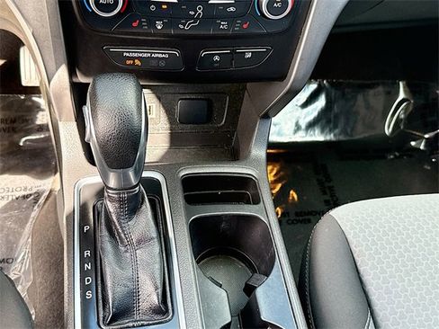 Used 2019 Ford Escape SE image 16
